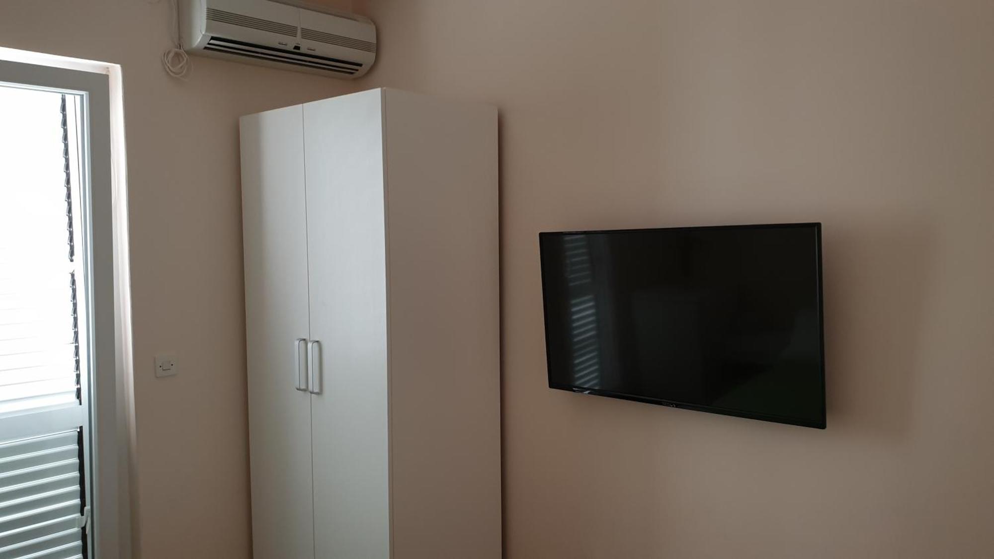 Apartments And Rooms With Parking Space Hvar - 15378 Hvar Town Room photo